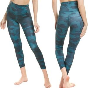 Beyond Yoga Lux Midi Teal Green Camo Cropped Leggings Size Small